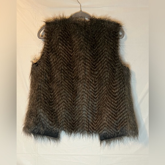 Faux Fur Vest - Picture 2 of 2